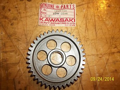 KAWASAKI S1 S2 S3 KH400 NOS OEM OUTPUT SHAFT LOW GEAR 40T KH 400