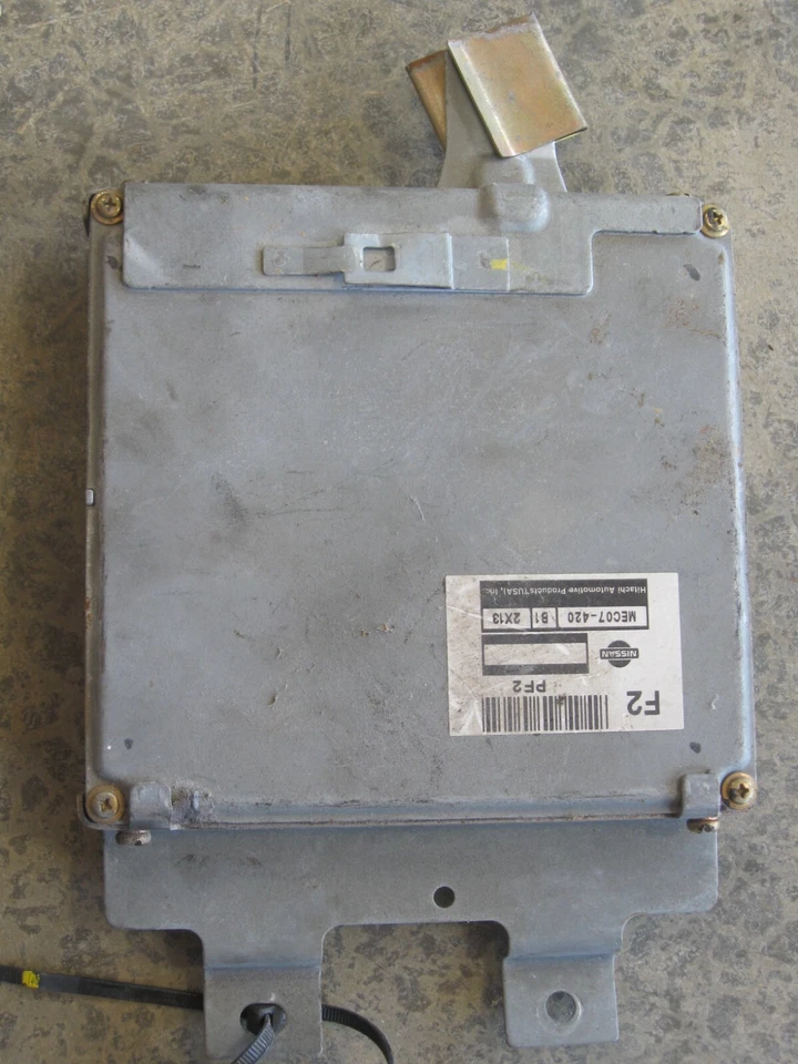 Nissan XTERRA Frontier 2003 ecu motor ECM computadora F2 MEC07-420 B1 Foto 4 de 4