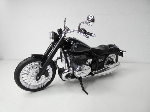 BMW R 18 in 1:12 by Welly in Original Packaging