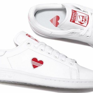 Details zu ADIDAS STAN SMITH W G27893 DAMEN SNEAKERS SPORTSCHUHE ROTES HERZ WEISS TOP HIT Details zu ADIDAS STAN SMITH W G27893 DAMEN SNEAKERS SPORTSCHUHE ROTES HERZ WEISS TOP HIT