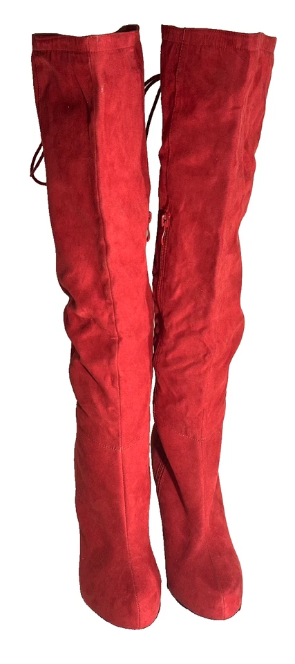 BOTAS FEMININAS ACIMA DO JOELHO - DOIS LÁBIOS - CAMURÇA VERMELHA - SALTOS - NOVAS - Imagem 2 de 4