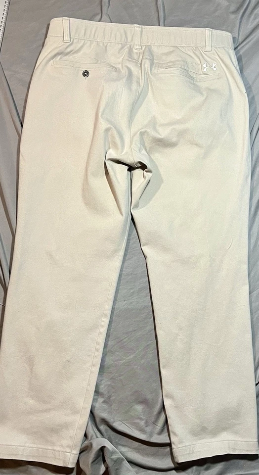 Pantalones de golf Under Armour Match Play para hombre 34x30 sueltos beige caqui Foto 2 de 4