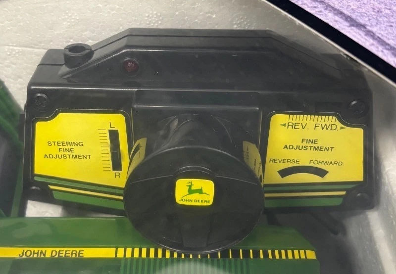 ERTL John Deere 9 Function Radio Controlled Tractor 1:16 w/Box - Image 4 of 4