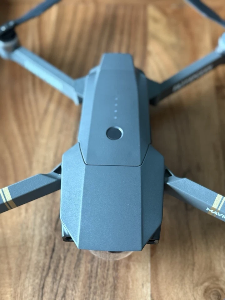Paquete de Drones DJI - Mavic Pro - Fly More Combo Kit de Cámara 4K + Extras - Sin Probar Foto 2 de 4
