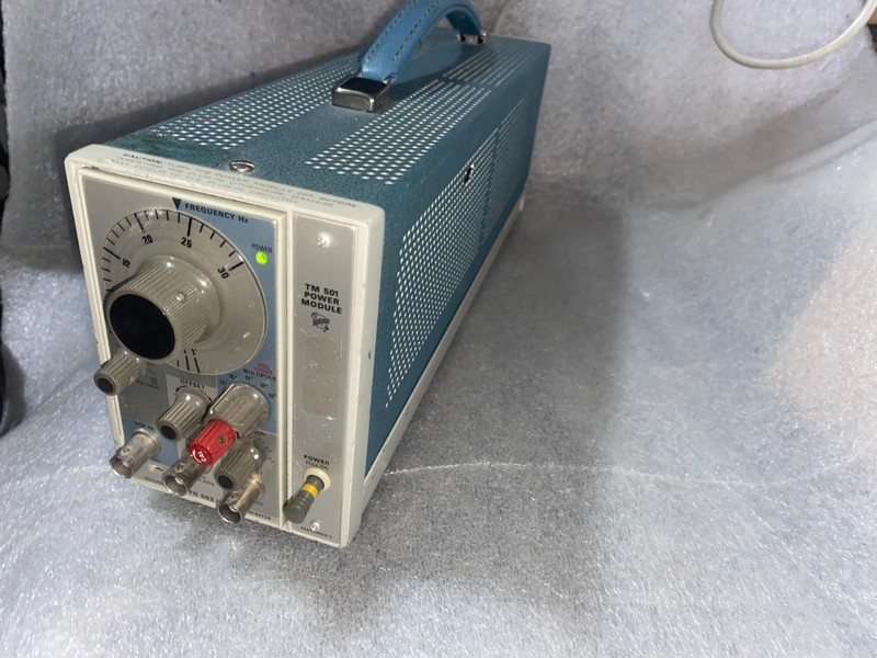 Tektronix FG-503 Signal/Pulse/Function Generator in TM-501 Power Module