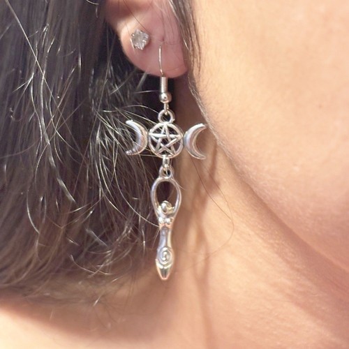 TRIPLE MOON GODDESS Antique Silver Dangle Earrings. - Picture 3 of 8
