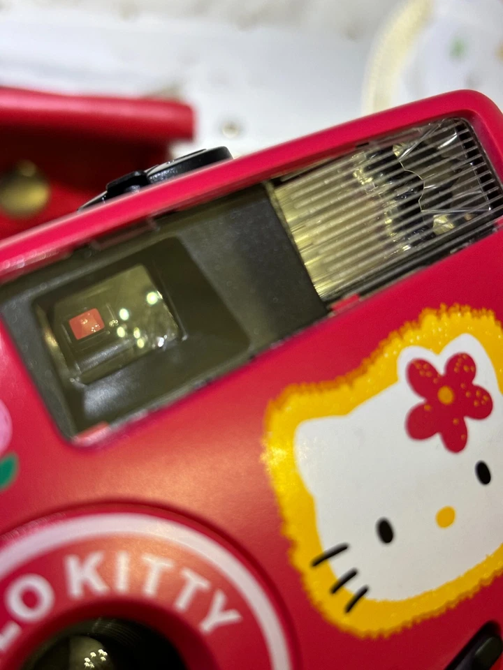 🚀🎁《UNUSED》Sanrio Hello Kitty 35mm Film Camera 1995 Vintage From JAPAN✈✈✈✈✈✈✈✈✈ - Image 4 of 4