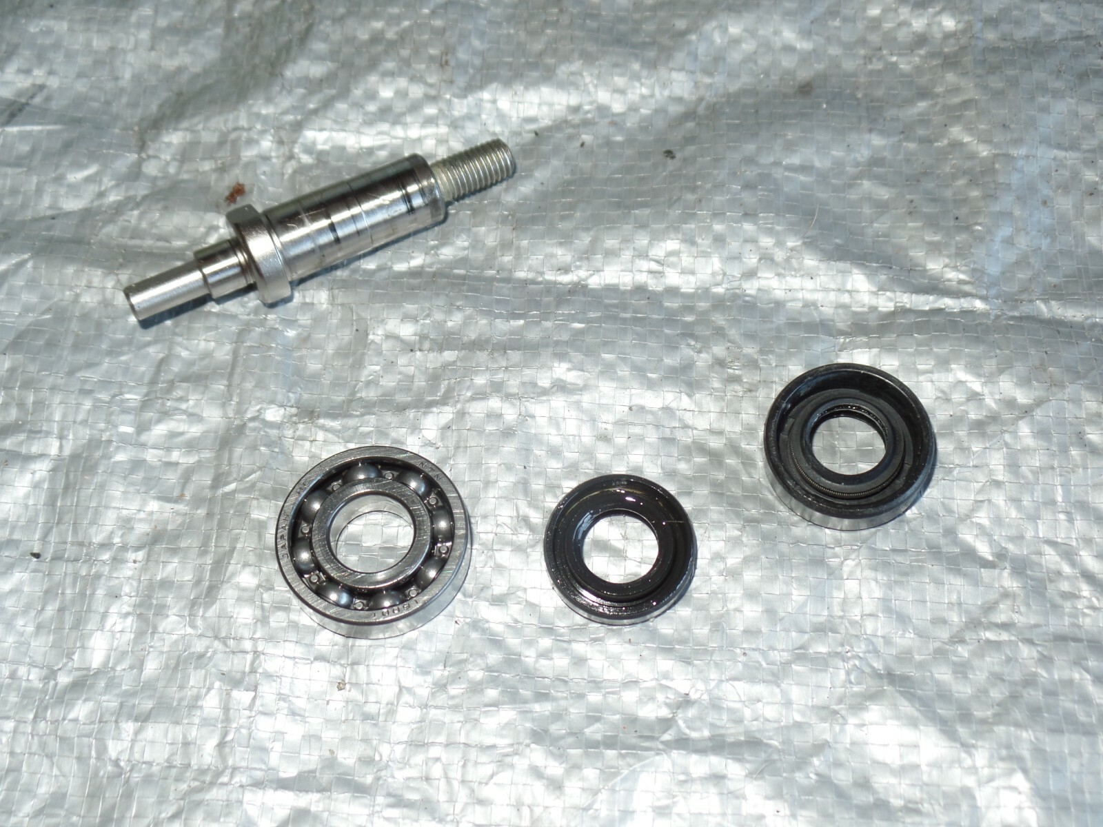 Yamaha YZ450F Water Pump Shaft Bearing Seal 2006 2007 2008 2009 eBay