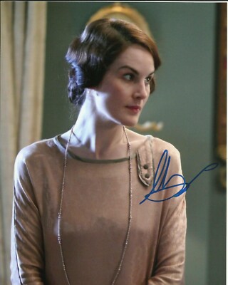 MICHELLE DOCKERY SIGNED DOWNTON ABBEY PHOTO (1)