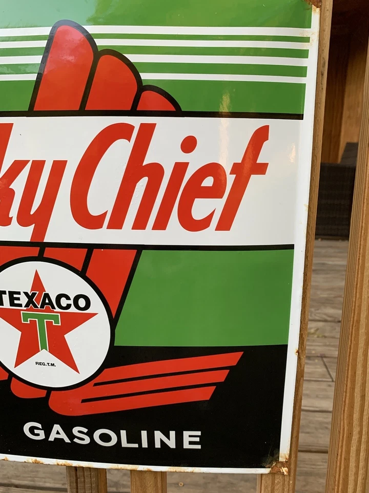 SKY CHIEF TEXACO GASOLINE SIGN Enamel Heavy Sign Garage Gas Foto 3 de 4