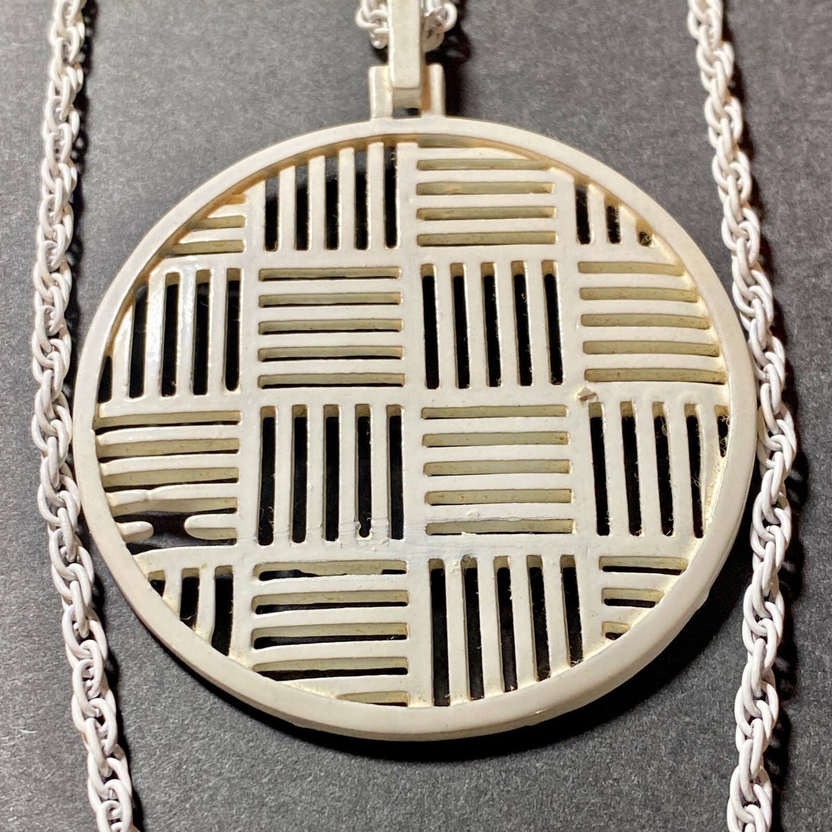 Vintage Crown Trifari Enamel White Modernist Round Pendant  display picture 1