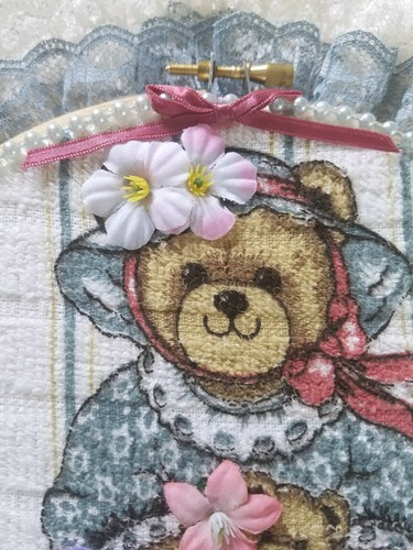 Vintage Embroidery Hoop Art Wall Décor ~ Country Mama and Baby Bear. - Picture 2 of 6