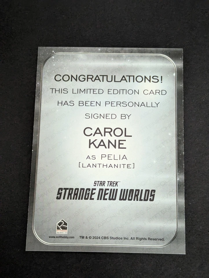 Star Trek Strange New Worlds Temporada 2 Autógrafo Carol Kane como Comandante Pelia Foto 2 de 2