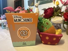 Disney Munchlings Sensational Snacks Plush Tangled Pascal Jalapeno Popper W/Box