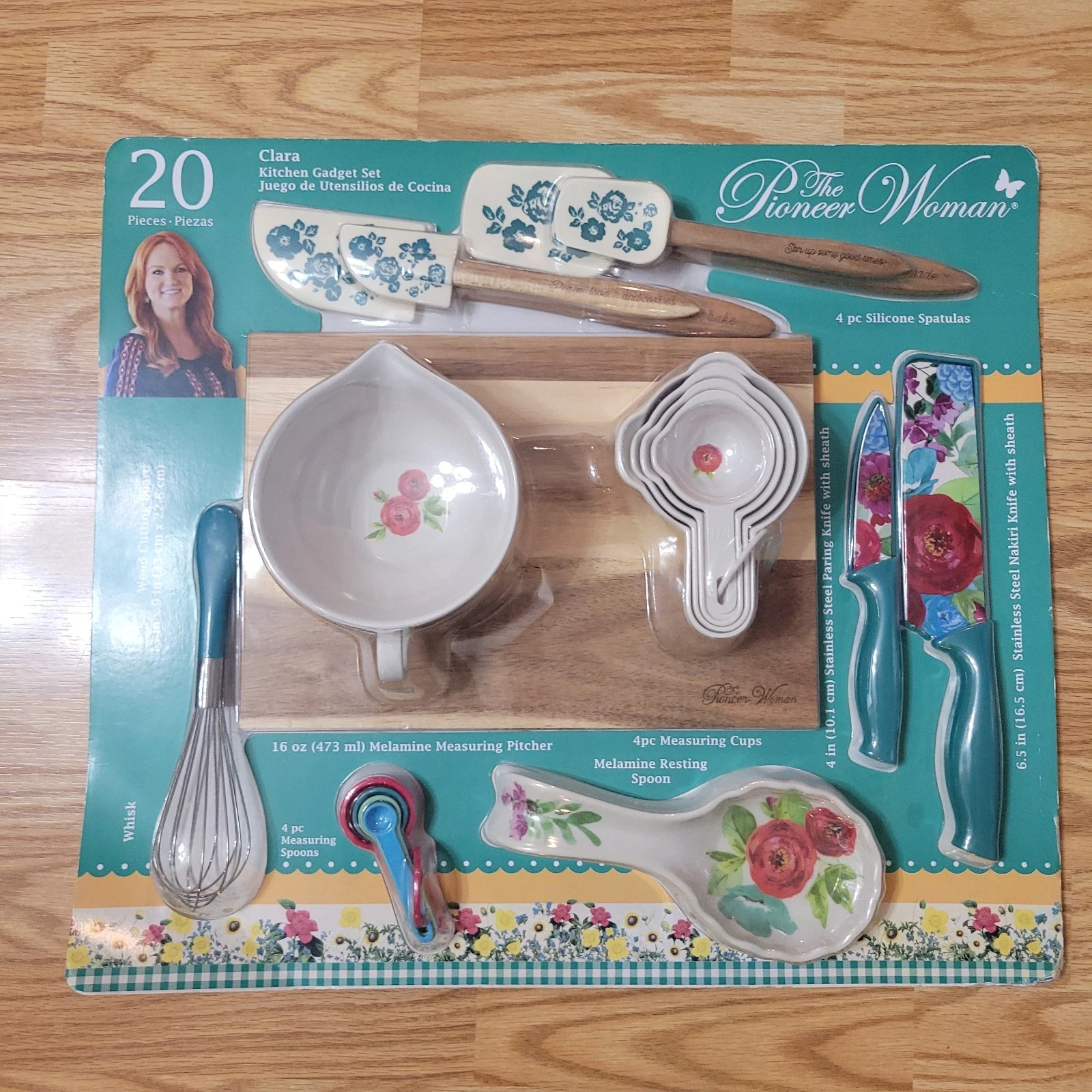 New In Package Pioneer Woman Floral Flowers Clara 20 Piece Kitchen Gadget Set