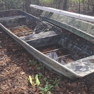 Aluminum Canoe Flat Bottom Hull Metal Construction Lightweight Design