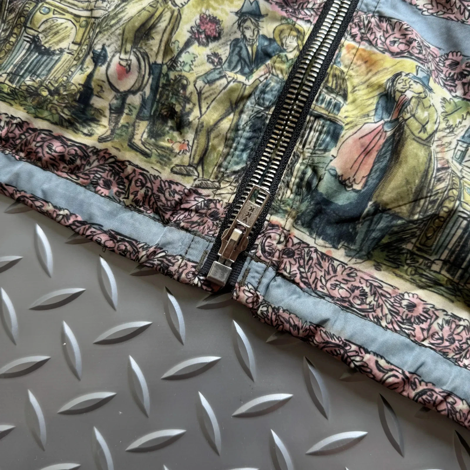 Burberry Illustrated Scene Print Nylon Jacket Size 52 - product detail image 11
