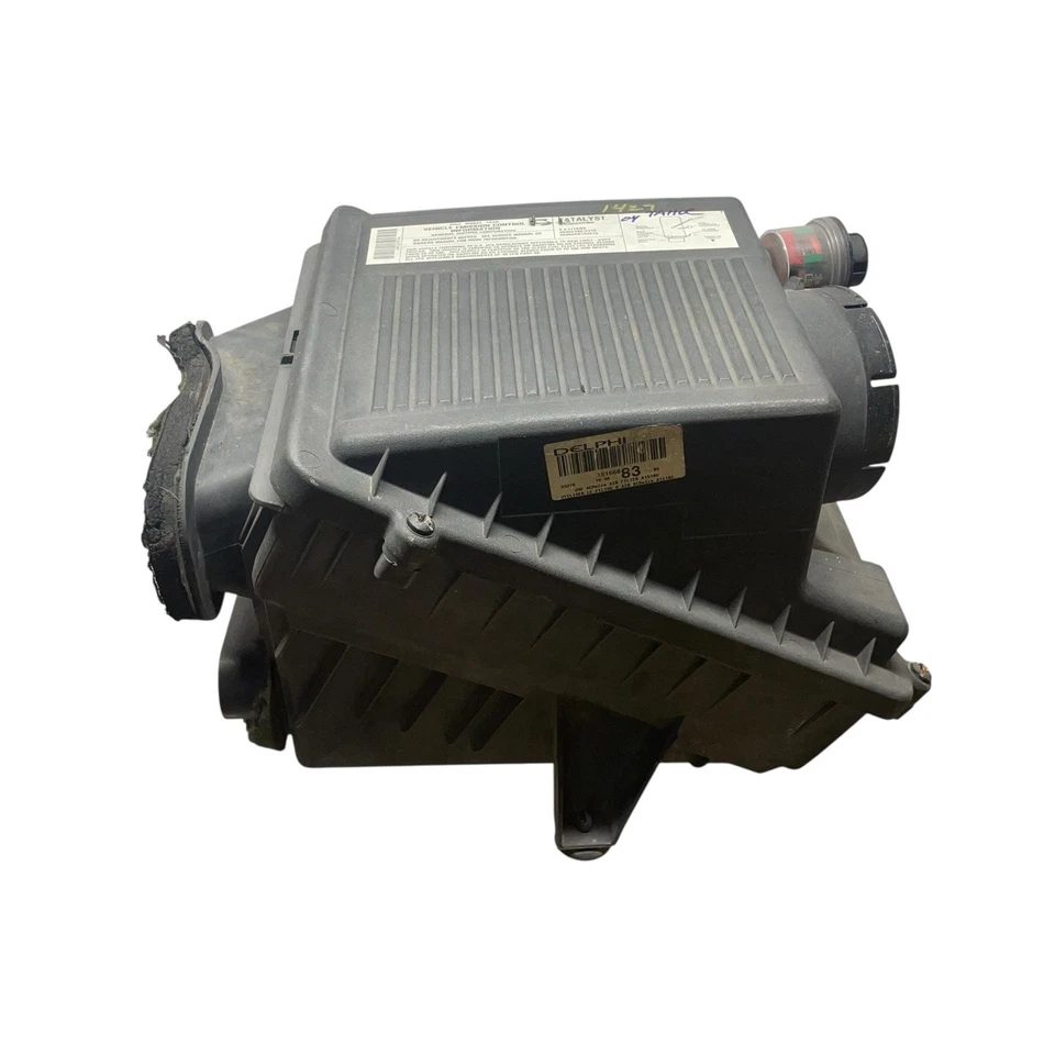 GMC Yukon Escalade Sierra filtro limpiador de aire caja de admisión caja de aire 5.3 6.0 01-06 OEM Foto 2 de 4