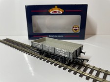 Bachmann 37-925 OO GAUGE 3 PLANK WAGON 'BUXTON LIME'