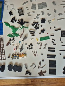 LEGO 6273 Rock Island Refuge   Vintage Lots of Parts figures Raised Base PARTS