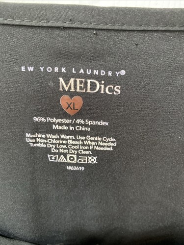 New York Laundry + MEDics Black W/ Trim And Zipper Scrub Top, XL NWT - Picture 2 of 13