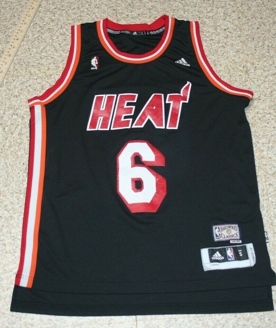 lebron throwback jersey