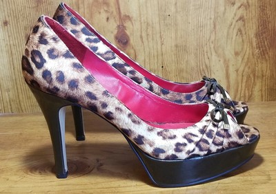guess leopard pumps