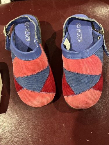 The Childrens Place Mädchen Größe 13, genähte Slipper mit Fersenriemen.