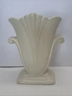 Red Wing Ceramic Pottery Tulip Vase #886 Mi-20th Century Design Art Deco