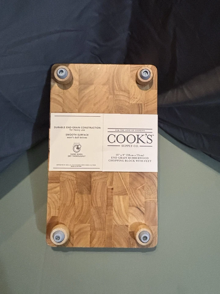 High-Quality End Grain Rubberwood Chopping Block Cutting Board 15” x 9” - Image 4 of 4