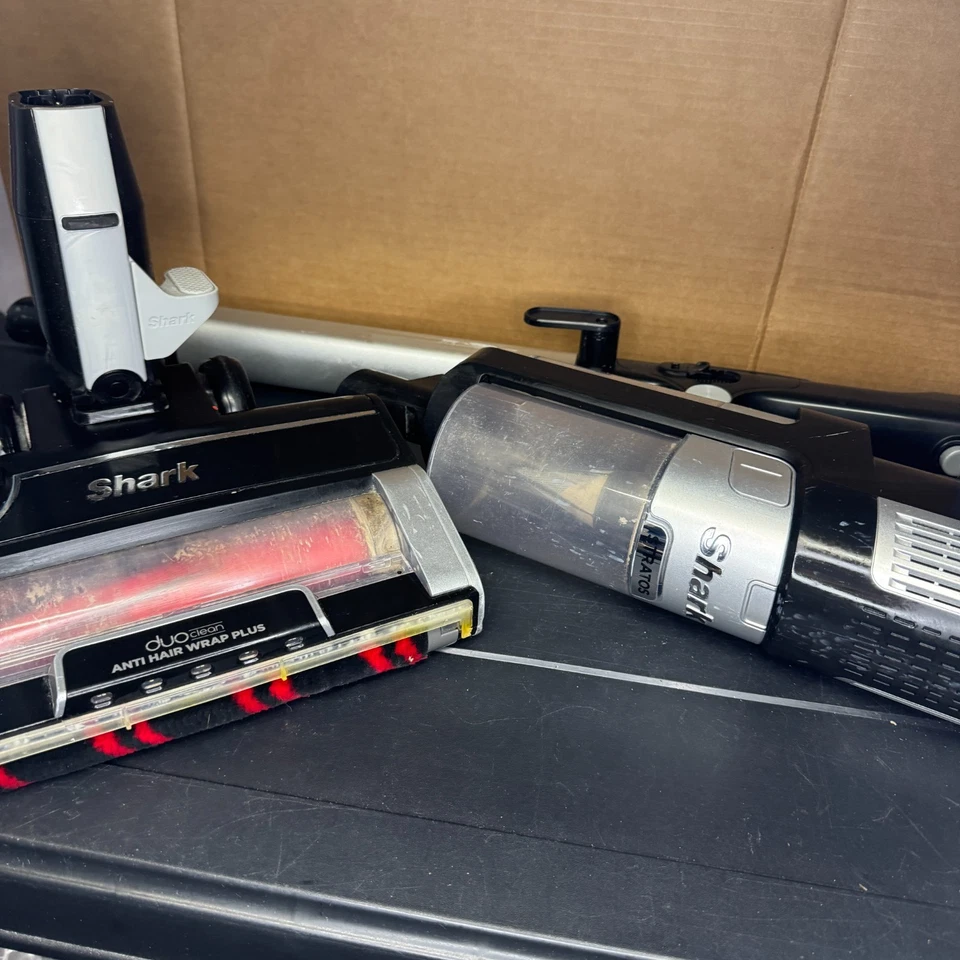 Shark HZ3000UKT Anti Hair Wrap Duo, Works but Spares & Repairs - Image 2 of 4