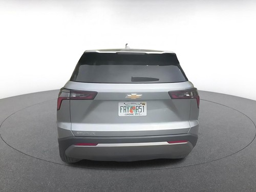 2025 Chevrolet Equinox FWD LT - Picture 12 of 37