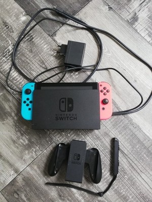 Nintendo Switch HAC-001 - 32GB mit Dockingstation