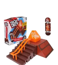 Tech Deck Pyramid Shredder 2.0 Figure Skate Set w/Board Brand New