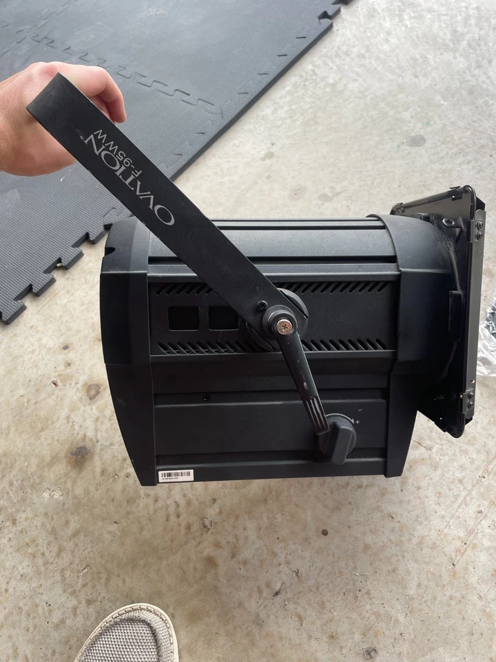 Chauvet Ovation F-95WW LED Fresnel Fixture - Image 3 of 4