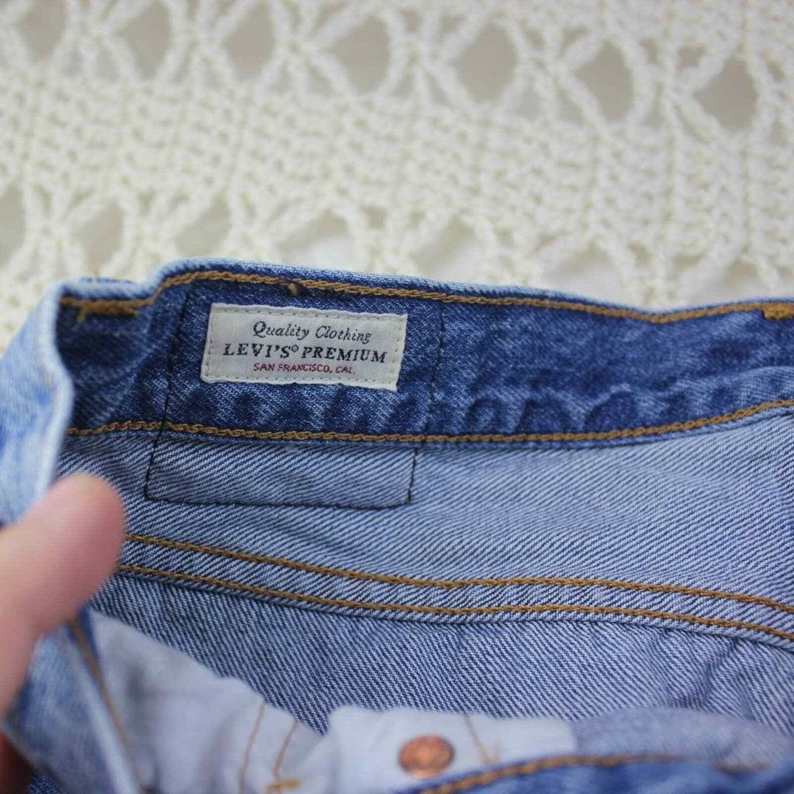 Levi's Premium Quality Button Front Distressed Mi… - image 5