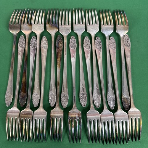 Estate lot 18 Vintage Evening Star Dinner Forks, Community 7 3/4" SilverPlate - Picture 13 of 22