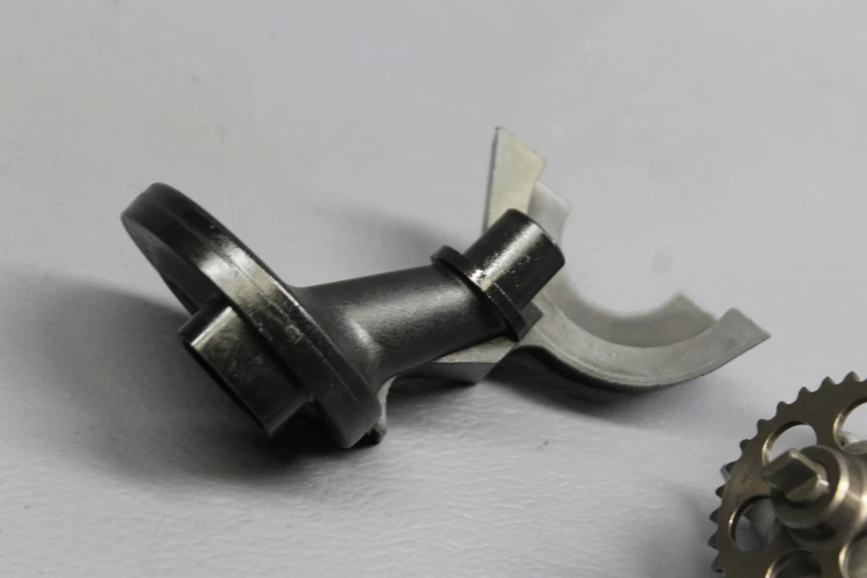 Yamaha YZF R6 2003 motor filtro de aceite interior camioneta bomba de aceite Foto 2 de 4