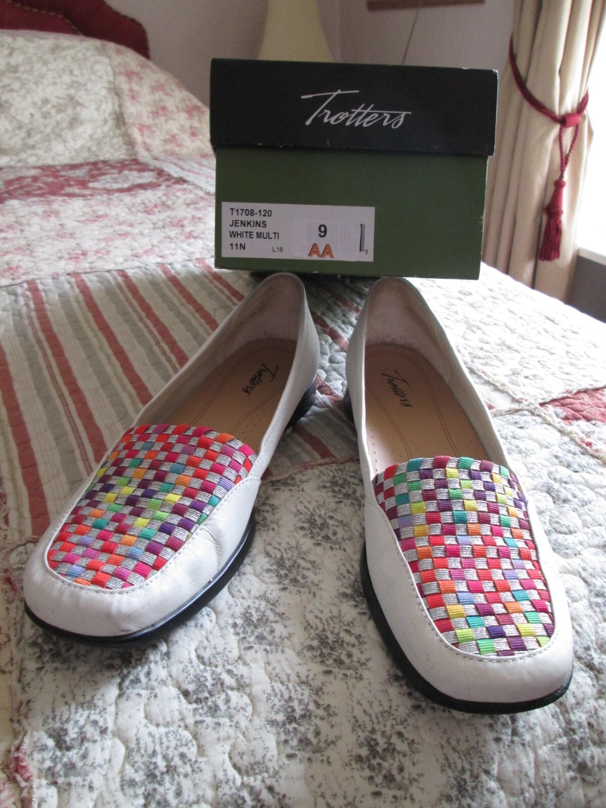 Womens Narrow Fit Trotters 'Jenkins' White Multi Loafers. UK9AA/US11AA