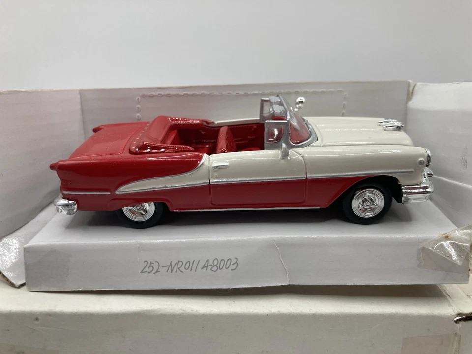 1955 Oldsmobile Super 88 Convertible 1/43 Scale Diecast Red & White in Box - Image 2 of 4