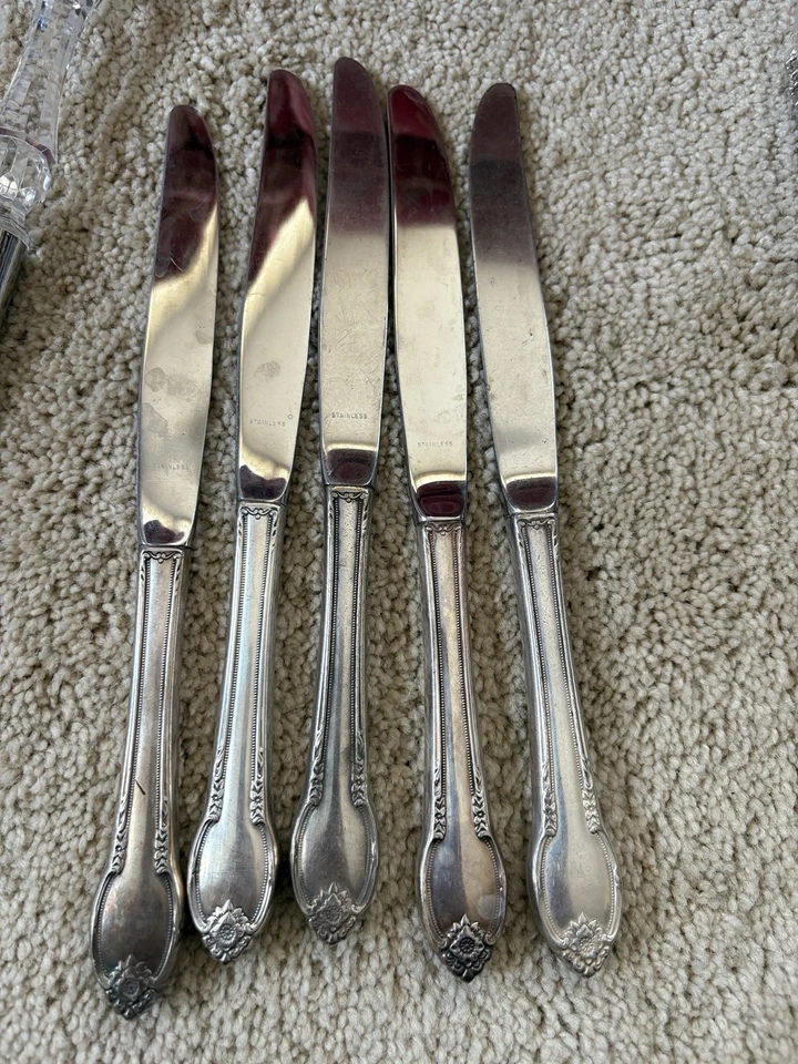 Cubiertos plateados Rogers Brothers 1847 Remembrance Foto 3 de 4