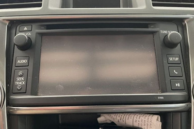 2013 Toyota Highlander Radio Receiver CD Player Display VIN A, k (ID 57055) OEM