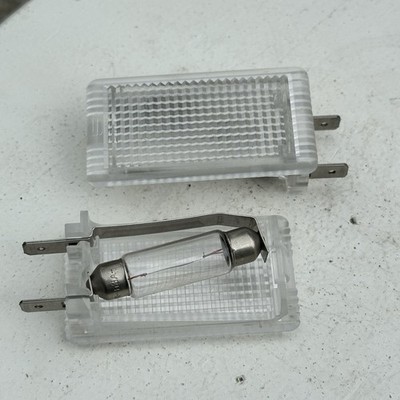 2-New Genuine OEM GM Chevrolet Door Gate Roof Courtesy Lamp With Bulb 12787007