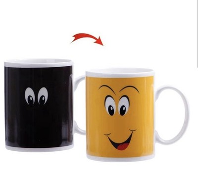 SMILE EYES Color Changing Mug, Black And Yellow