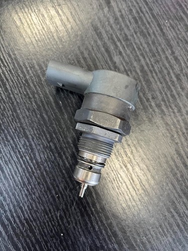 BMW E-SERIE E60 E53 E46 E90 E87 KRAFTSTOFFVERTEILERDRUCKSENSOR 0281002481