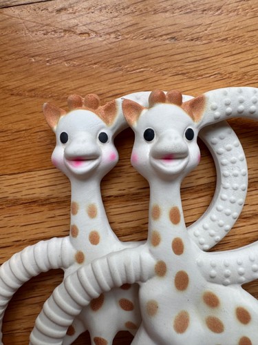 Vulli Sophie The Giraffe Mini Soft Rubber Teether Baby BIN4 - Picture 4 of 5