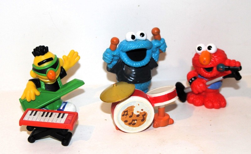 SESAME STREET ROCK BAND 3 Figures ELMO COOKIE BERT w/2 Music Instrument HASBRO 