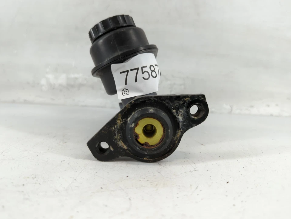 Oldsmobile Dynamic 88 Brake Master Cylinder A8IY7 - Image 3 of 4