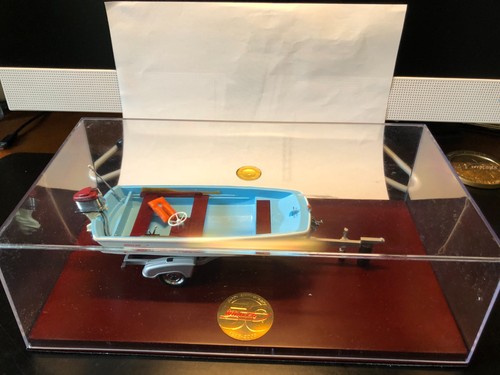 Boston Whaler Original 2007 13 Sport Model In Original Plastic Case