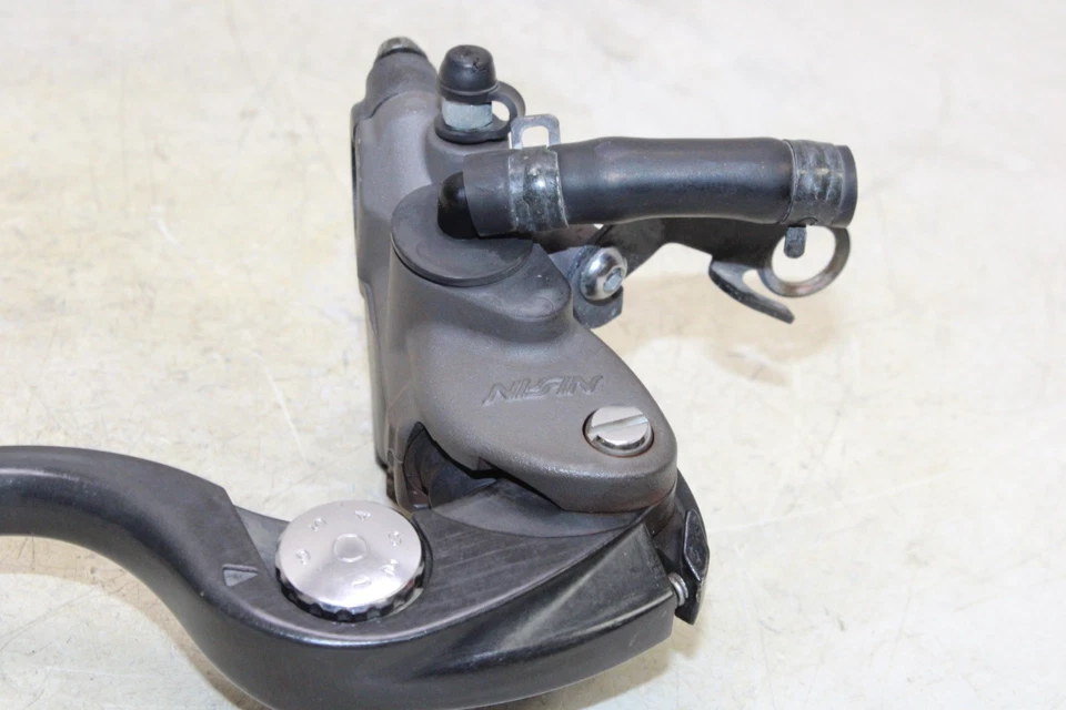 01-07 SUZUKI HAYABUSA GSX1300R OEM FRONT BRAKE MASTER CYLINDER W/ LEVER - Image 3 of 4